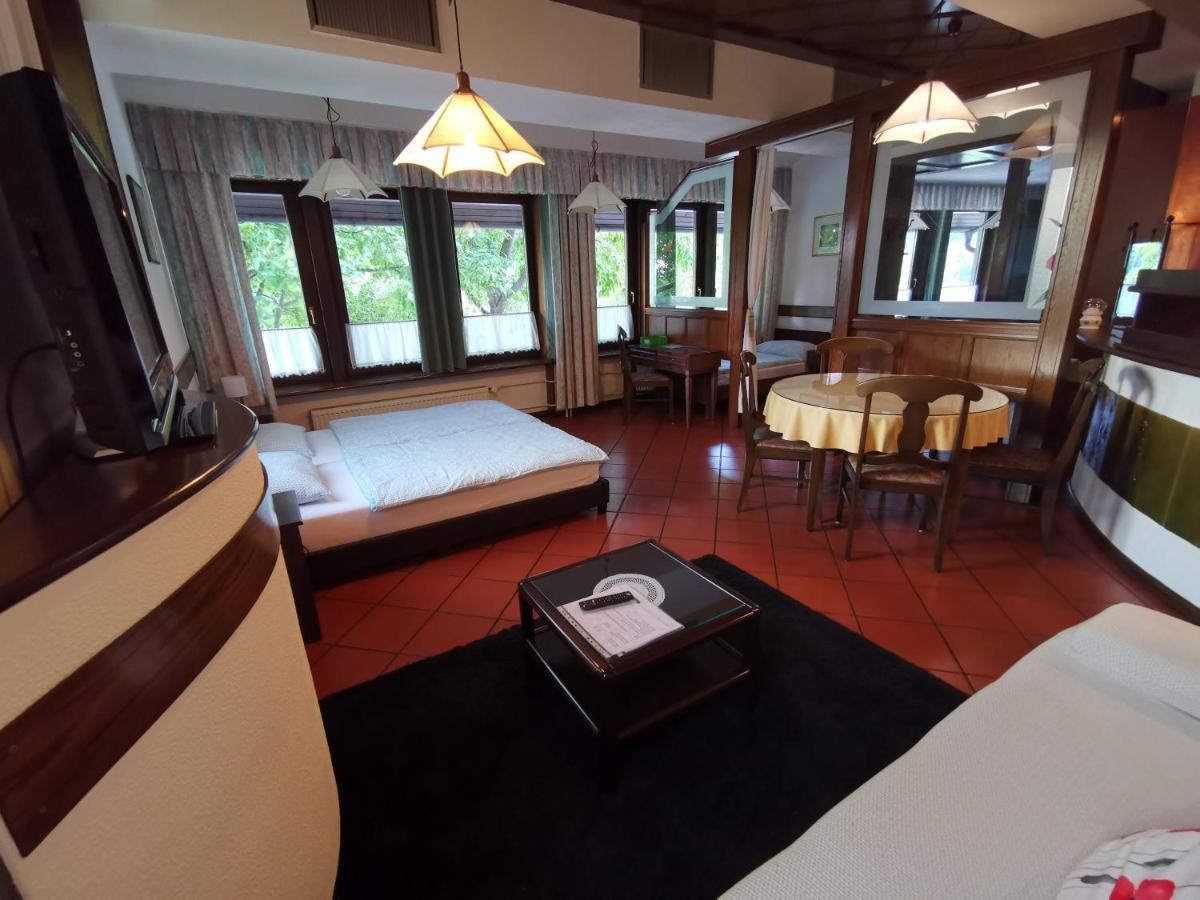 Apartmaji Mak Jesenice Esterno foto