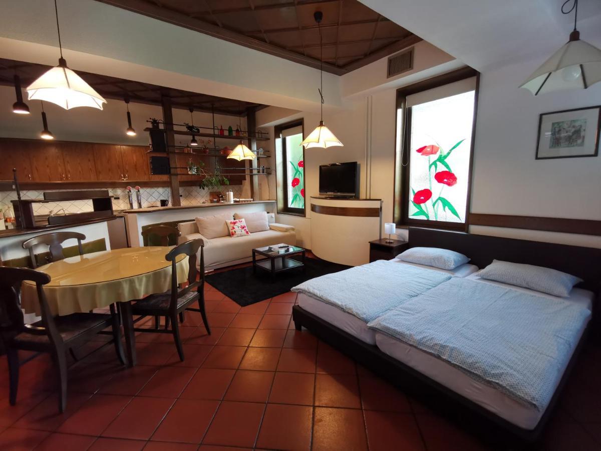 Apartmaji Mak Jesenice Esterno foto