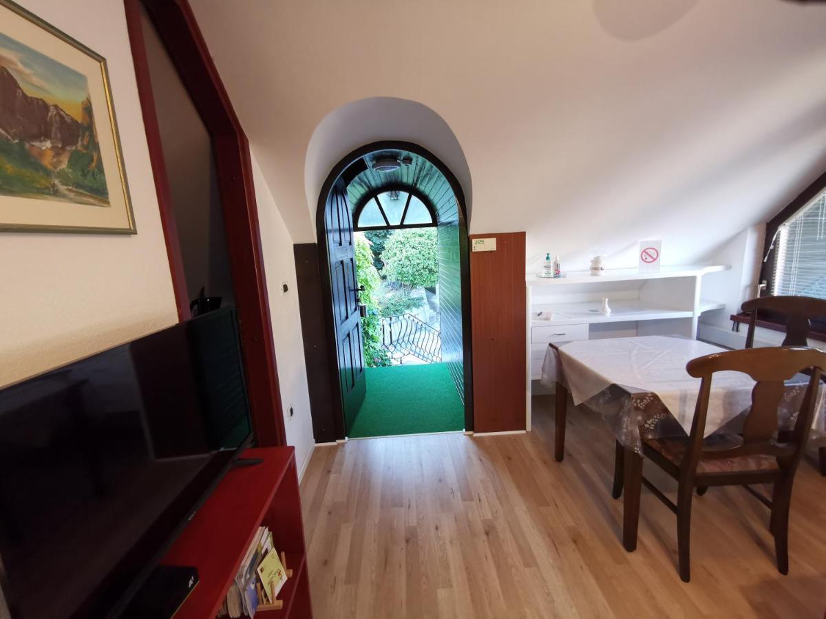 Apartmaji Mak Jesenice Esterno foto