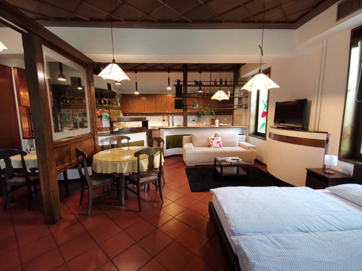 Apartmaji Mak Jesenice Esterno foto
